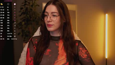 Ester online show from 11.04.25