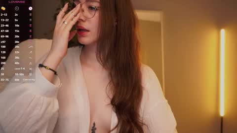 Ester online show from 11.28.25