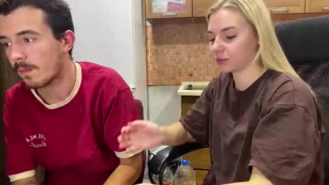 Snapshot of ester_vixen chatting on 10.05.25 Ester online show from 10.05.25