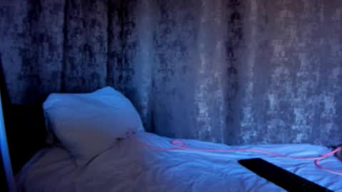 Ester online show from 10.14.25