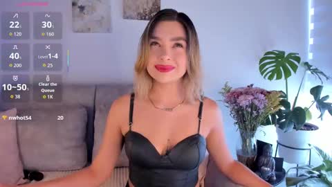 Snapshot of estercollins_ chatting on 09.13.25 Is secret online show from 09.13.25
