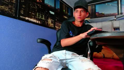 Snapshot of estevenbrown1 chatting on 03.03.26 estevenbrown1 online show from 03.03.26