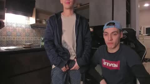 LOUIS online show from 12.14.25