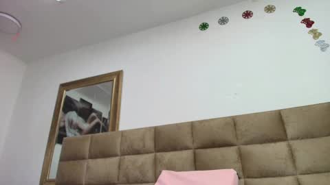 Snapshot of estrella_hanks_ chatting on 01.20.25 Estrella online show from 01.20.25