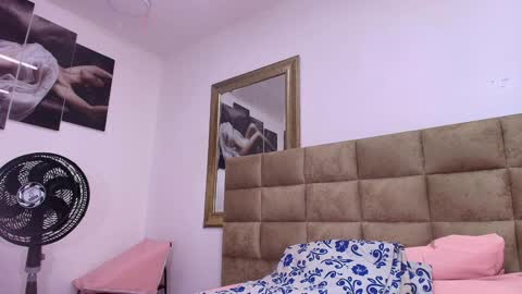 Snapshot of estrella_hanks_ chatting on 01.29.25 Estrella online show from 01.29.25