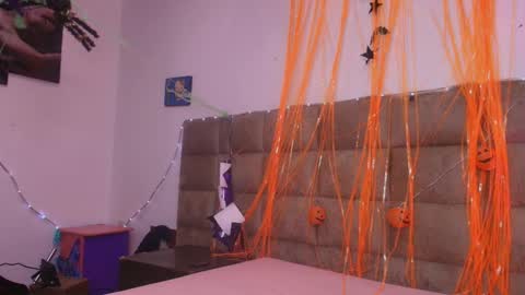 Estrella online show from 10.27.25