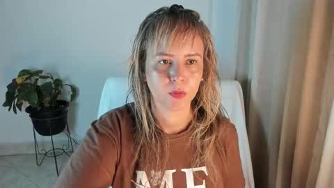 - E S T R E L L A  M I L F - online show from 10.05.25