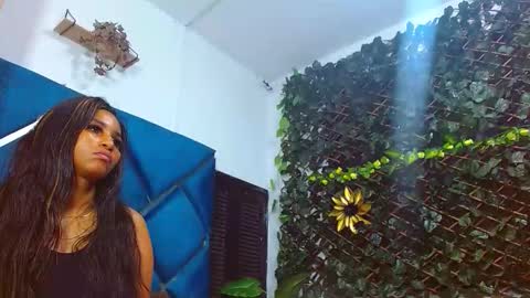 Snapshot of estrellaruiz chatting on 11.03.25 ESTRELLA online show from 11.03.25