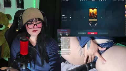 Snapshot of eternaaura_ chatting on 04.17.26 Aura online show from 04.17.26