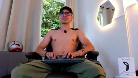 etham_wolf1 online show from 07.23.26