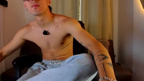 etham_wolf1 online show from 07.30.26