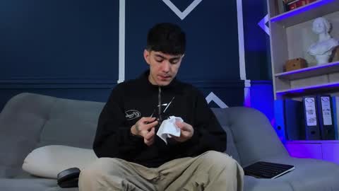 Etham online show from 09.11.25