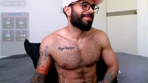 Snapshot of ethan_hunter87 chatting on 10.24.25 Ethan online show from 10.24.25