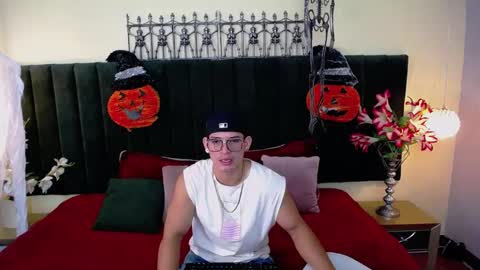 Snapshot of ethan_rodgers chatting on 10.31.25 ETHAN RODGERS online show from 10.31.25