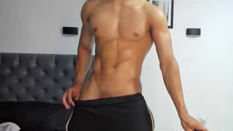 ethan_smitth1 online show from 02.05.25