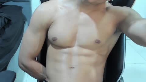 ethan_smitth1 online show from 02.22.25