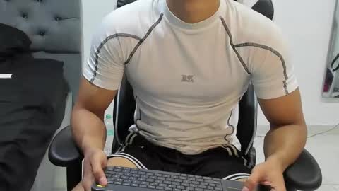 ethan_smitth1 online show from 02.22.25