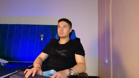 Snapshot of ethanconnor_ chatting on 10.16.25 ethanconnor_ online show from 10.16.25