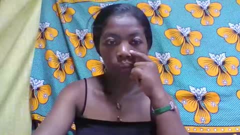 Snapshot of etoile884938 chatting on 04.16.26 etoile884938 online show from 04.16.26