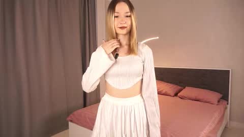 Riley online show from 11.11.25