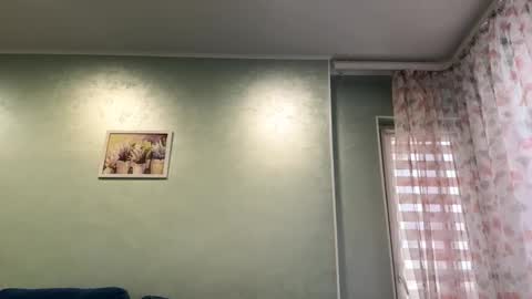 Snapshot of eugenakhouri chatting on 09.29.25 Lana online show from 09.29.25