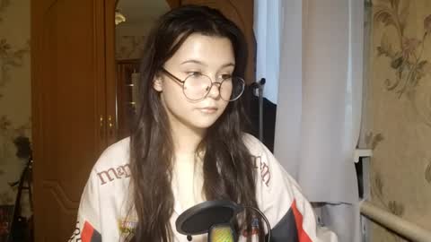 Lily 1st day online show from 05.20.26