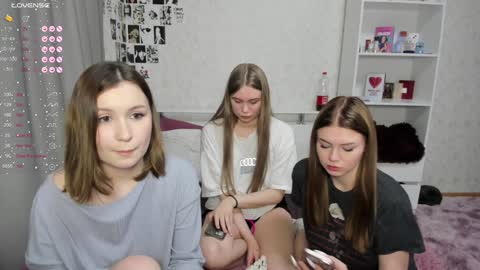 Snapshot of eumomino chatting on 12.01.24 Veronica Tiia Lilith left to right online show from 12.01.24