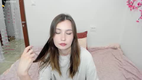 Veronica Tiia Lilith left to right online show from 02.21.26