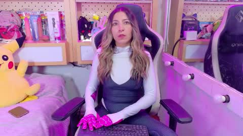 Snapshot of eunyeong_ chatting on 09.27.25 Ennik online show from 09.27.25