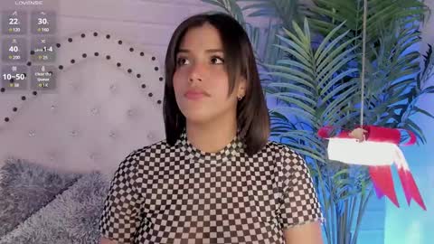 Snapshot of eureekaa chatting on 12.29.24 Eurekaa online show from 12.29.24