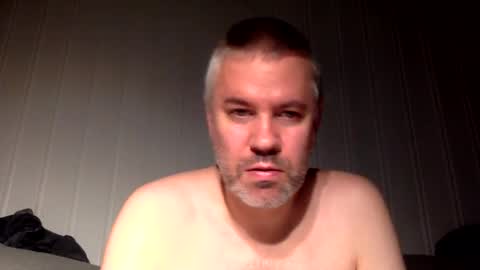 Snapshot of europeankris chatting on 02.19.26 European Kris online show from 02.19.26