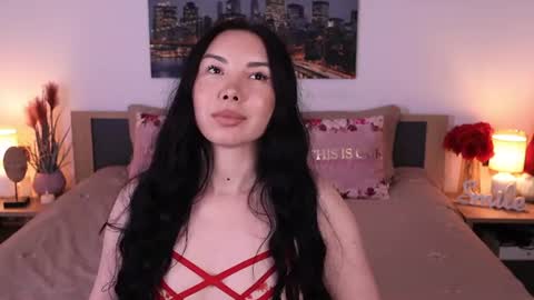 Snapshot of eva__si chatting on 06.26.26 Eva online show from 06.26.26