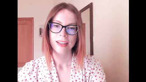Snapshot of eva_cutesmile chatting on 04.23.26 Eva online show from 04.23.26