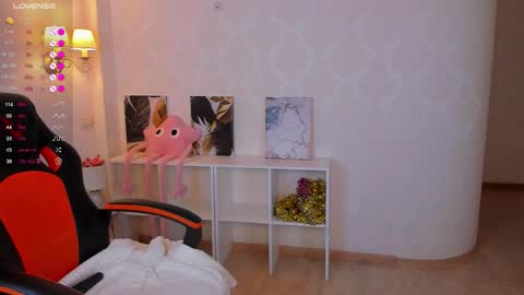 Im Eva online show from 02.12.26