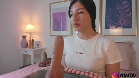 Snapshot of eva_depp chatting on 09.24.25 Evaa Depp online show from 09.24.25