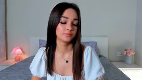 Snapshot of eva_doncray chatting on 10.05.25 Eva online show from 10.05.25