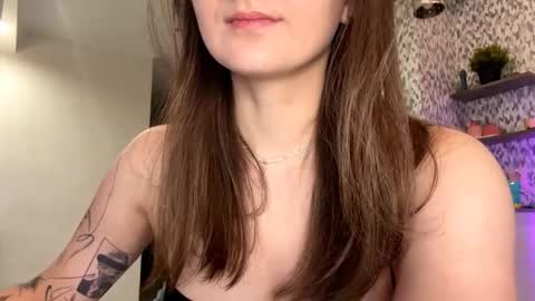 Eva  online show from 10.20.25