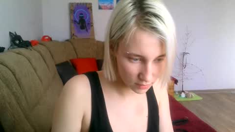 eva_forrest online show from 02.11.25