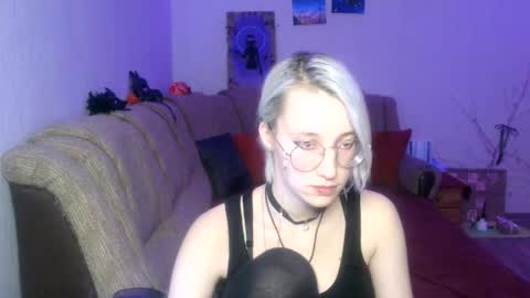 eva_forrest online show from 02.22.25