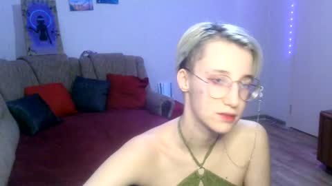 eva_forrest online show from 03.01.25