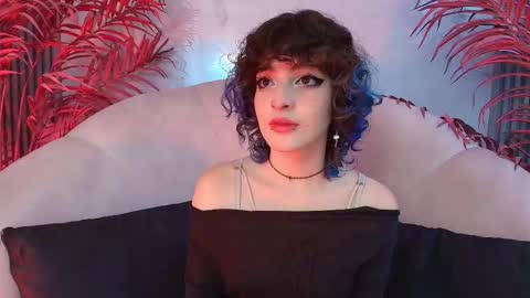 E V A online show from 11.05.25