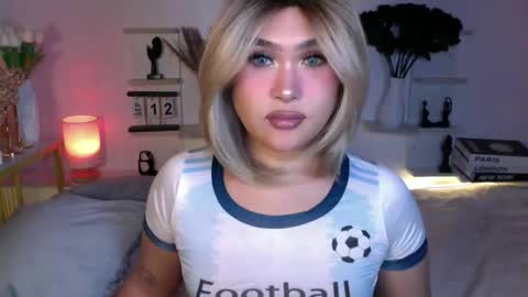 Queen Eva Mazikeen online show from 09.12.25