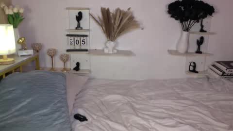 Queen Eva Mazikeen online show from 10.05.25