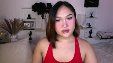 Queen Eva Mazikeen online show from 12.19.25