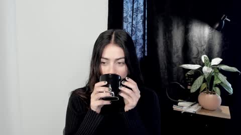 eva_monn online show from 12.18.24