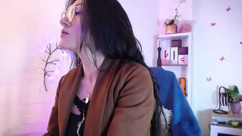 Snapshot of eva_notty_ chatting on 09.12.25 Eva Notty online show from 09.12.25