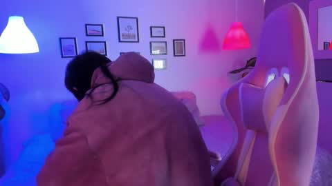 Eva   Emily online show from 10.16.25