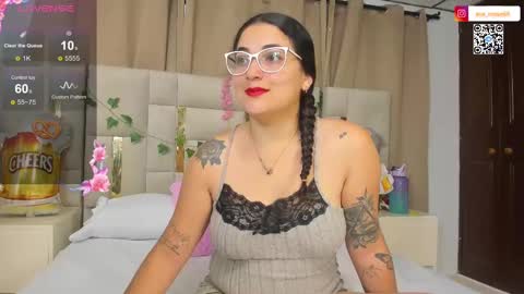 Snapshot of eva_rosse69 chatting on 10.02.25 Eva  online show from 10.02.25