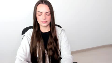 Snapshot of eva_rossee_ chatting on 01.21.25 Eva online show from 01.21.25