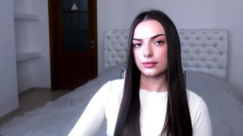 Snapshot of eva_rossee_ chatting on 01.28.25 Eva online show from 01.28.25